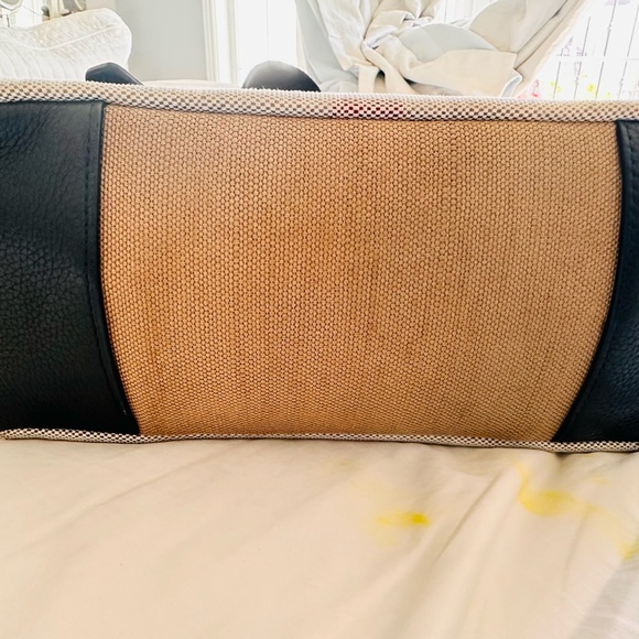 Authentic Burberry messenger bag - Picture 7 of 8